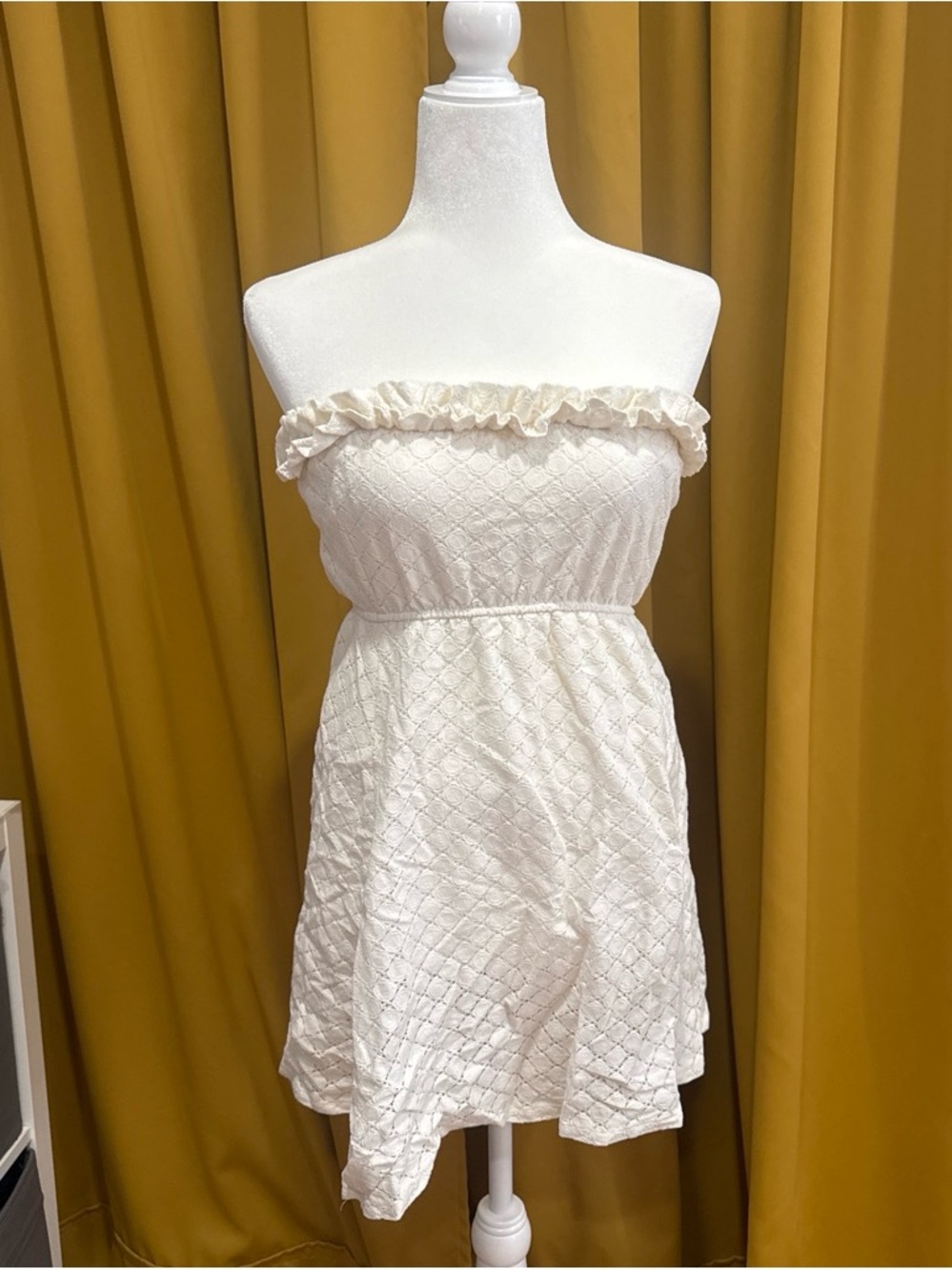 Judith March Cream Textured Strapless Mini with Mint Label